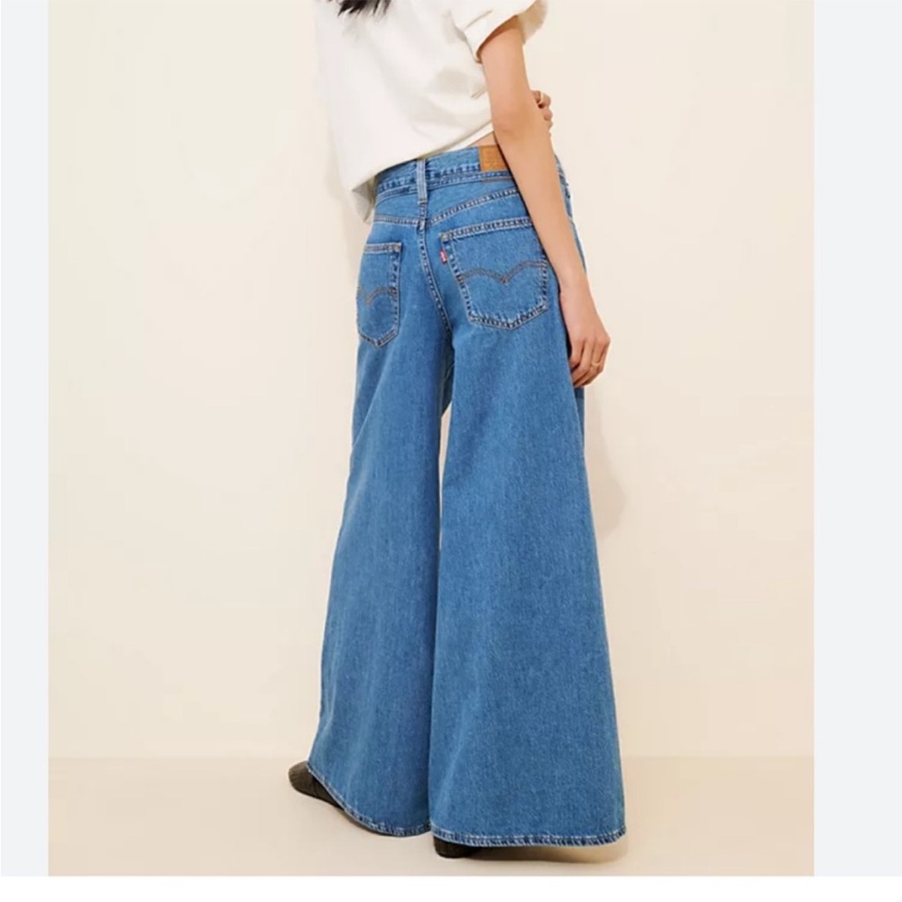 Signature by Levi Strauss Light Blue Wide-Leg Jeans 23